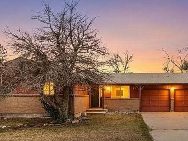 11 MacNaughton Road, Pueblo, CO 81001