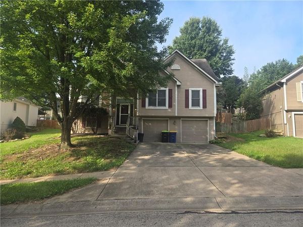 14614 Killarney Lane, Smithville, MO 64089