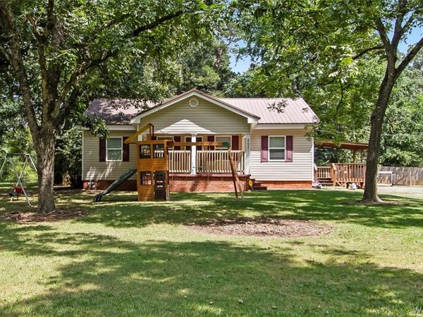 8621 LOCK 17 Road, Bessemer, AL 35023