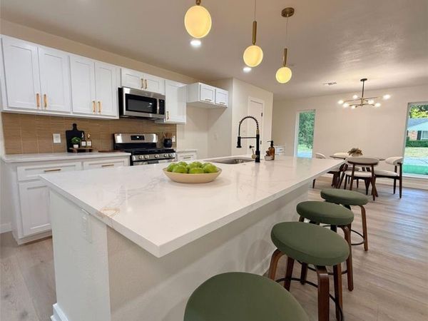12911 Mitchwin Road, Farmers Branch, TX 75234