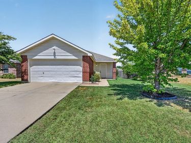 1509 Castle Ridge Road, Fort Worth, TX 76140