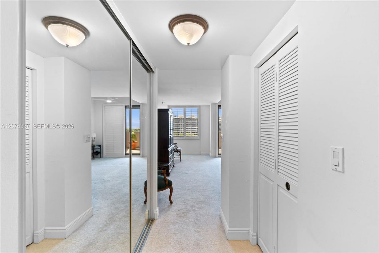 201 Crandon Blvd, Unit 707, Key Biscayne, FL 33149 Photo