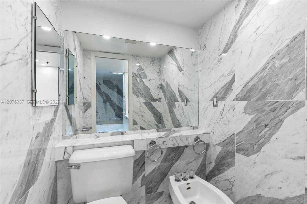 201 Crandon Blvd, Unit 707, Key Biscayne, FL 33149 Photo