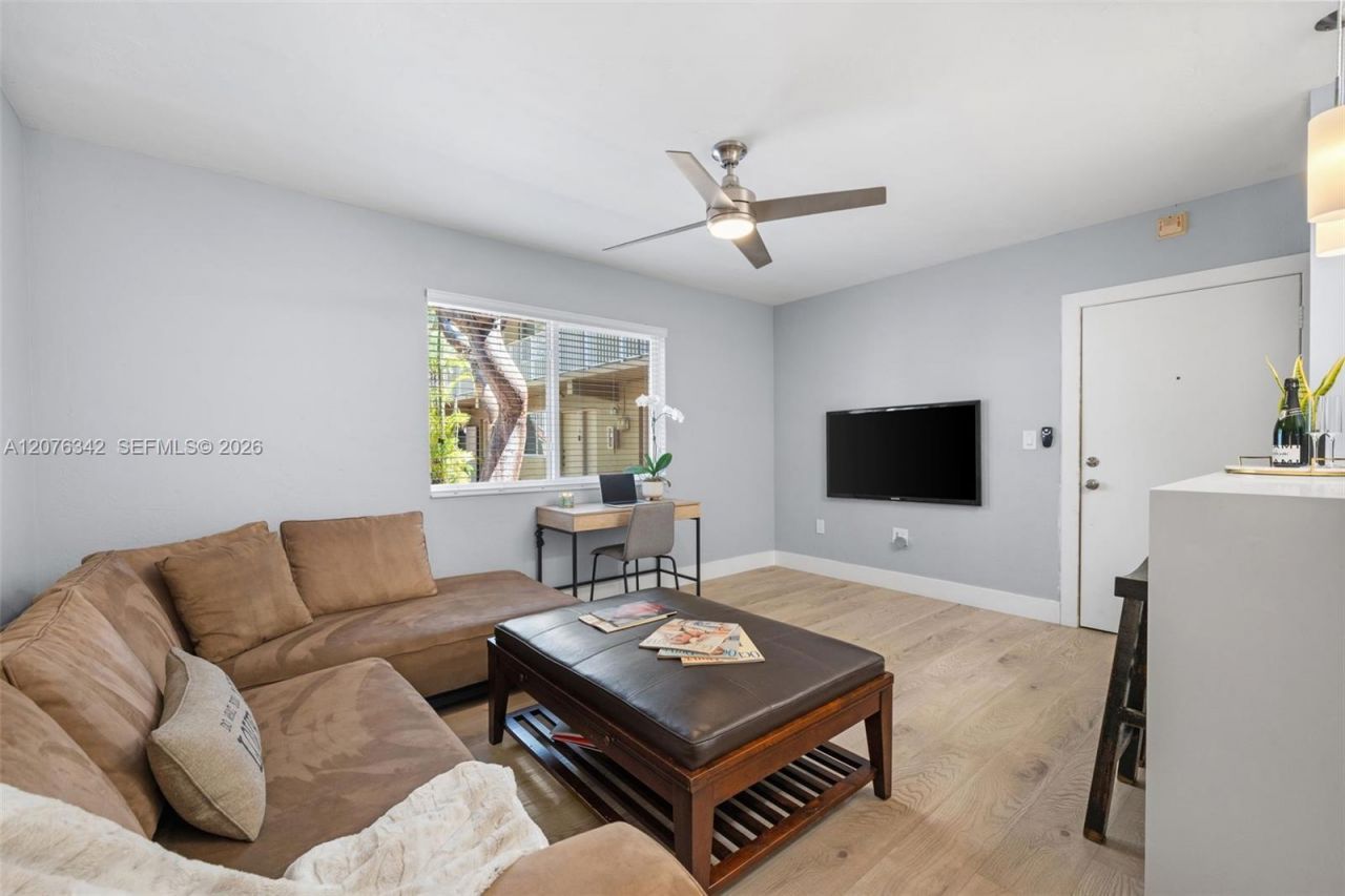 6330 SW 79th St , Unit 6, South Miami, FL 33143 Photo