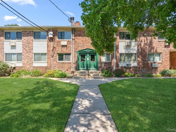 2453 Union , Unit 20B, Islip, NY 11751