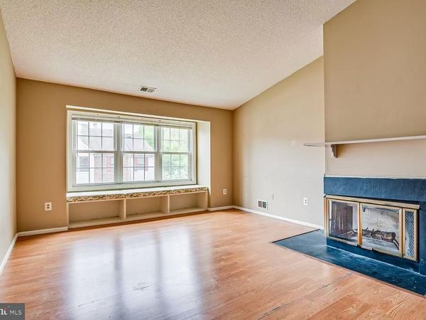 24 CHAMBERLIN COURT , LAWRENCE TWP, NJ 08648