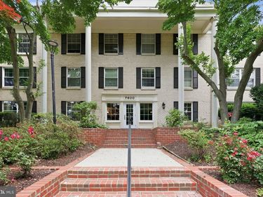 7600 TREMAYNE PLACE, Unit 110, MCLEAN, VA 22102