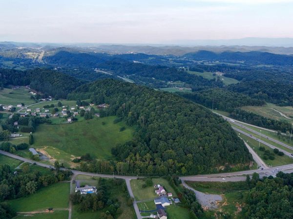 1075 Highway 394, Blountville, TN 37617