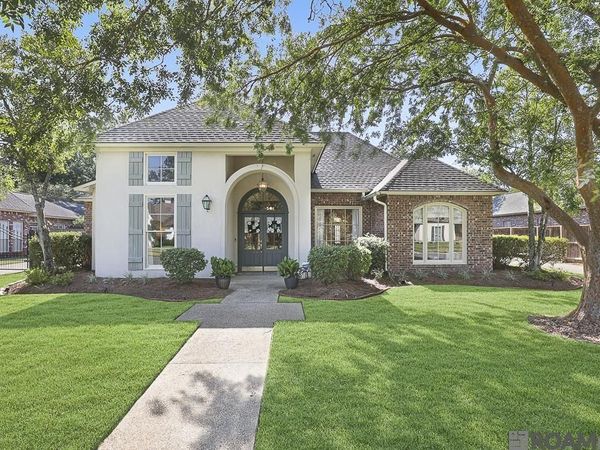 1624 Plantation Oaks Dr, Saint George, LA 70810