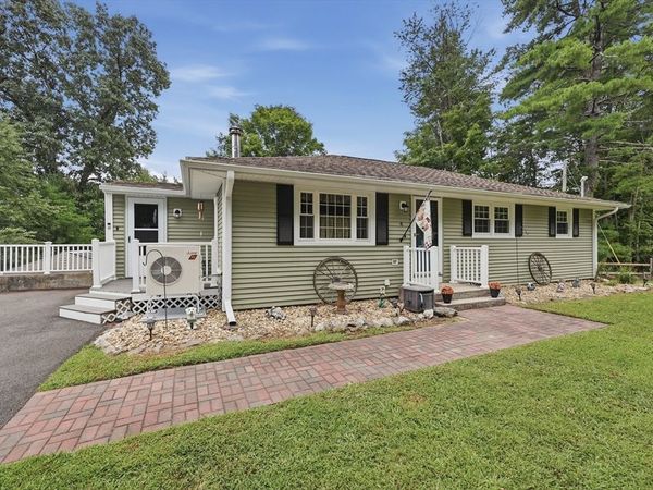 4 Olive Dr, Leominster, MA 01453