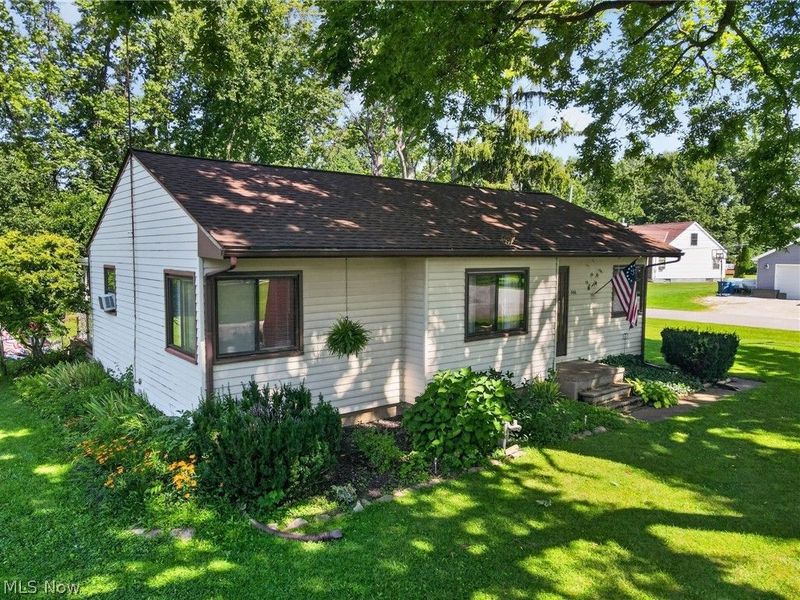 306 Everett Street, Grand River, OH 44045 Photo 2