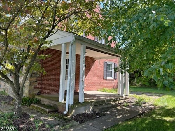 714 Milford Warren Glen Rd, Holland, NJ 08848