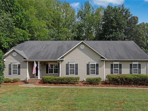 7902 Cress Court , Oak Ridge, NC 27310