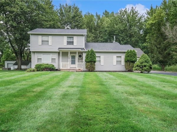 7143 Akron Road, Lockport, NY 14094