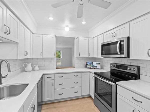 3512 Main St, Unit 3, Barnstable, MA 02630