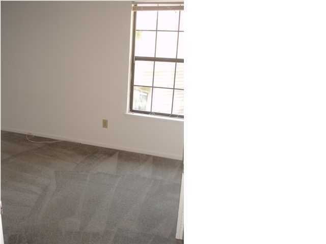 8021 Thelen Street Photo 5