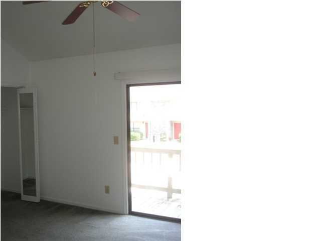 8021 Thelen Street Photo 7