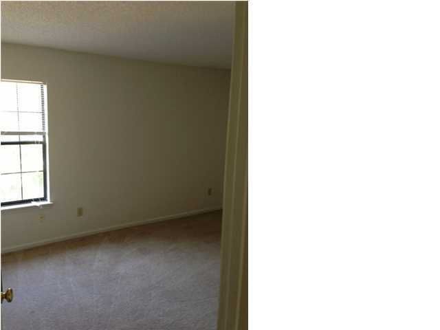 8021 Thelen Street Photo 9