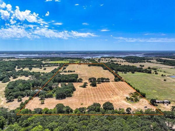 000 County Road 2615 , Ivanhoe, TX 75447