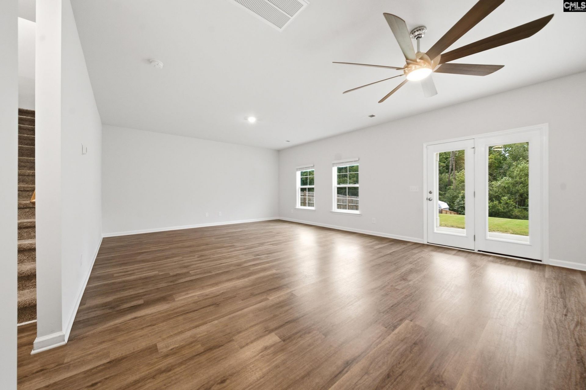 351 S Hampton Road Photo 11
