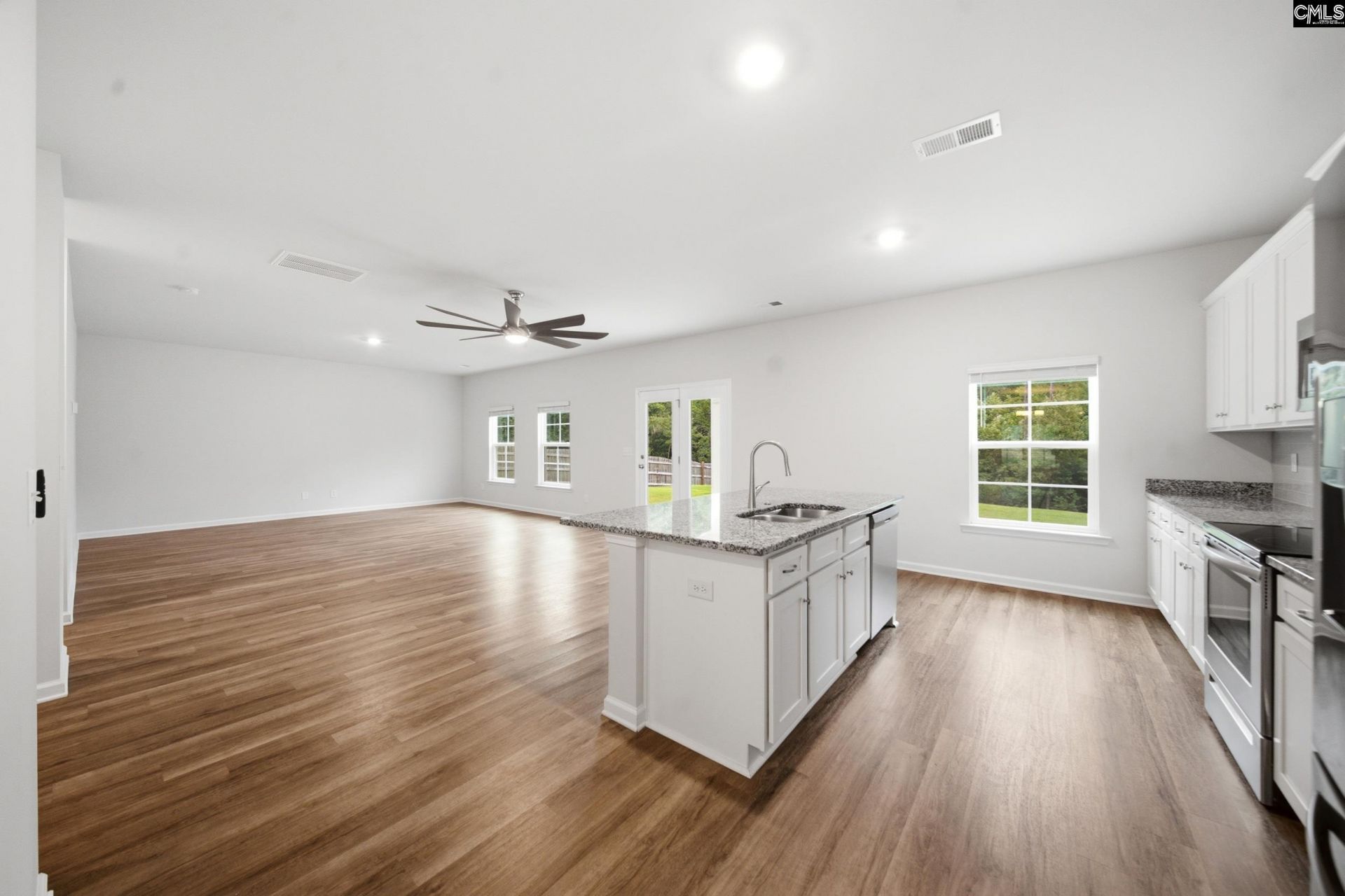 351 S Hampton Road Photo 7