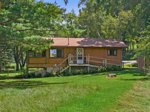 S1117 Hopi Court, La Valle, WI 53941