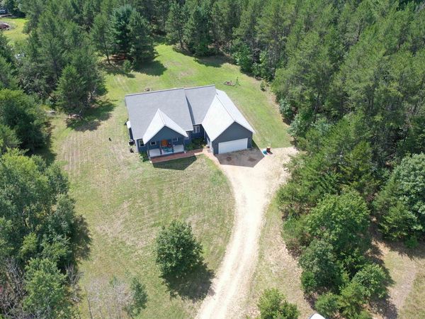 W1624 Dees Rd, Lyndon Station, WI 53944