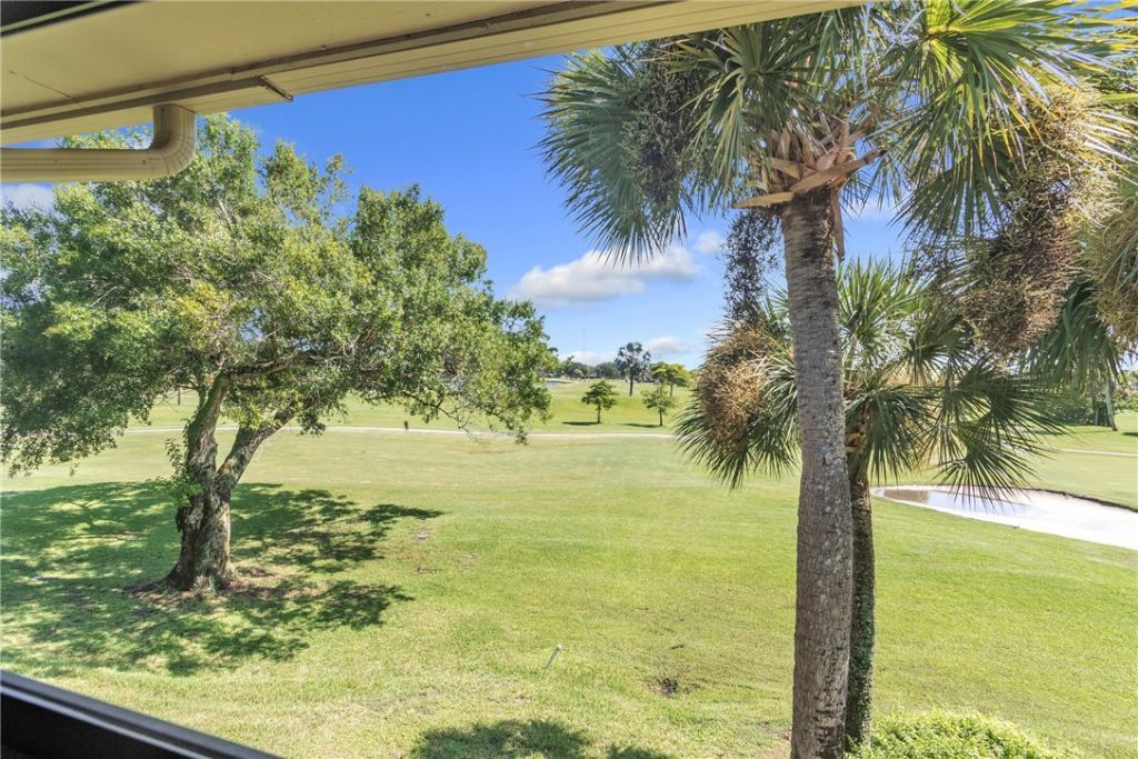 25 Plantation Drive, Unit 203, Vero Beach, FL 32966 Photo