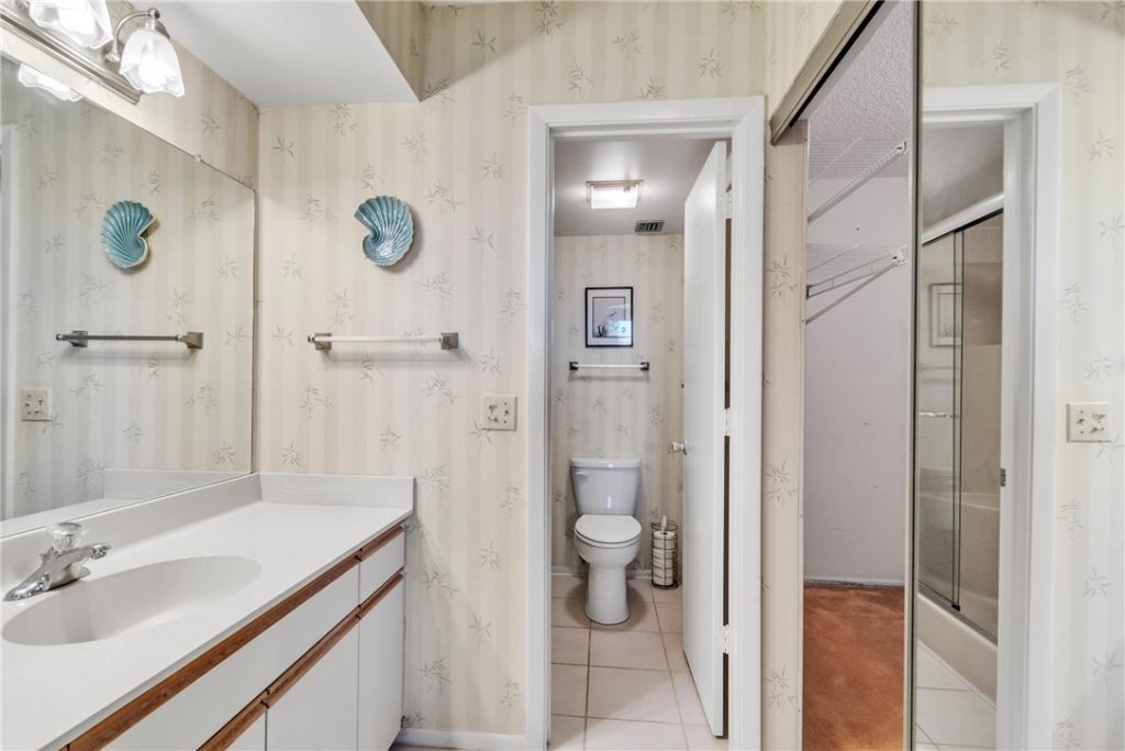 25 Plantation Drive, Unit 203, Vero Beach, FL 32966 Photo