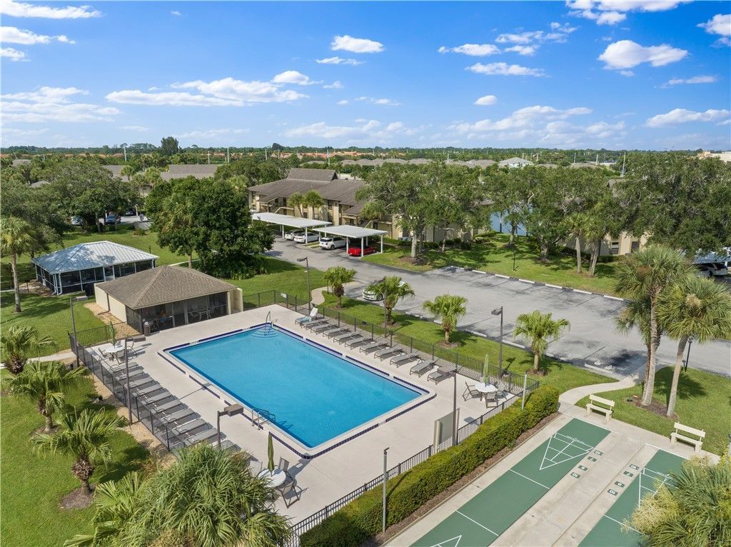 25 Plantation Drive, Unit 203, Vero Beach, FL 32966 Photo