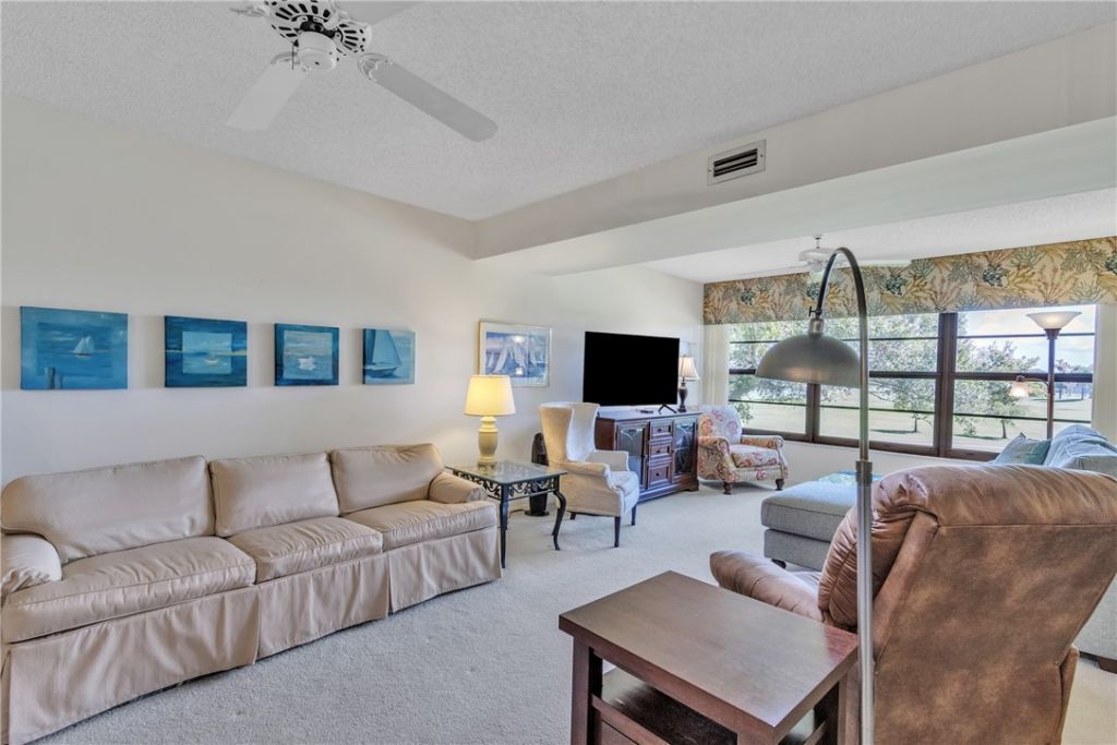 25 Plantation Drive, Unit 203, Vero Beach, FL 32966 Photo