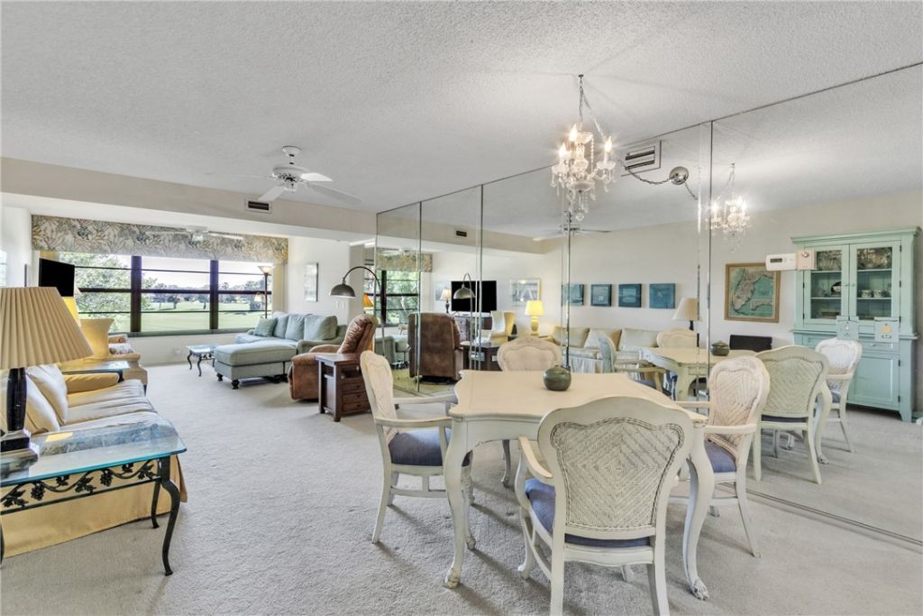 25 Plantation Drive, Unit 203, Vero Beach, FL 32966 Photo