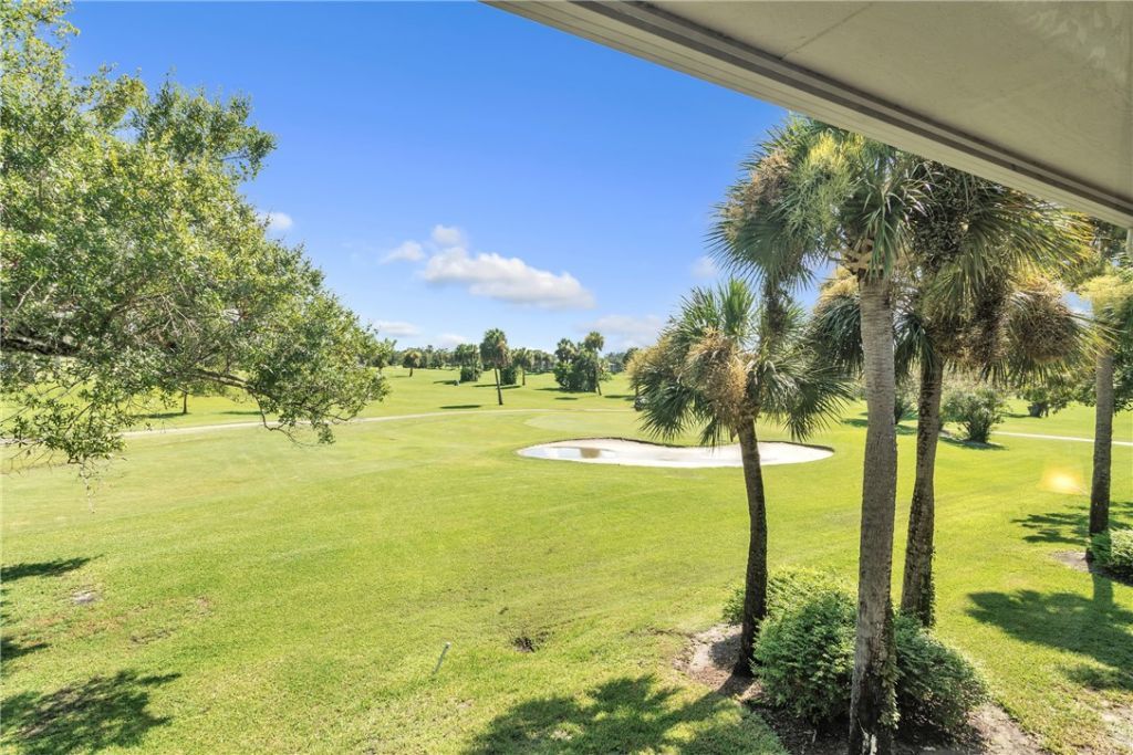 25 Plantation Drive, Unit 203, Vero Beach, FL 32966 Photo