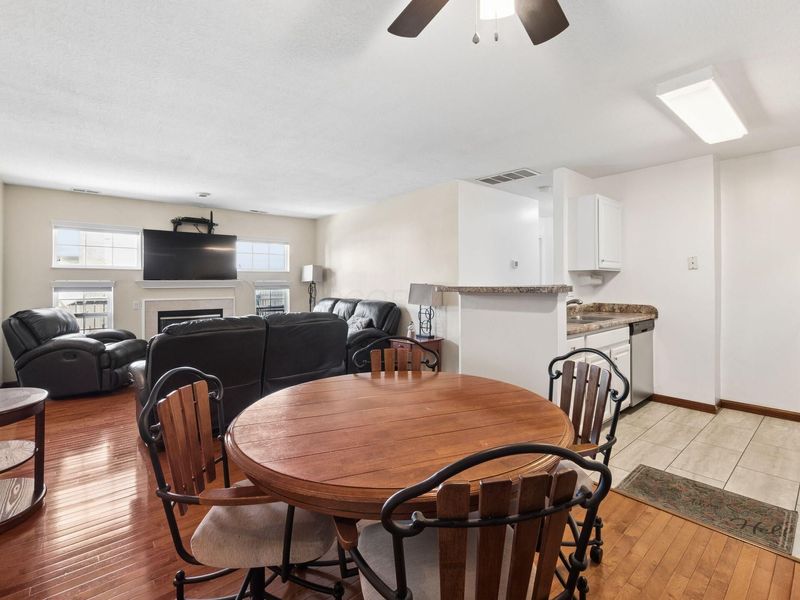 8337 Greyhawk Circle, Columbus, OH 43240 Photo 12