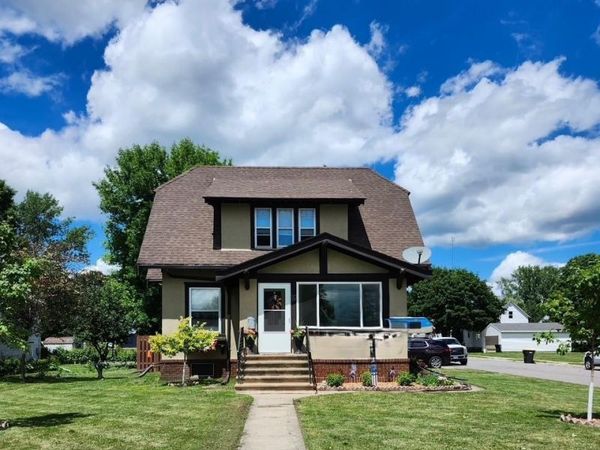 19 1st Avenue NE, Fairfax, MN 55332