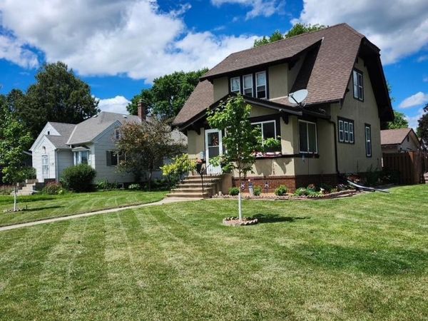 19 1st Avenue NE, Fairfax, MN 55332