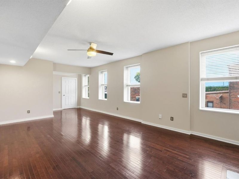 427 Hopkins Street, Unit 8, Cincinnati, OH 45203 Photo 10