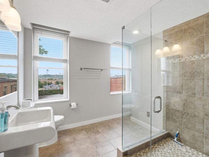 427 Hopkins Street, Unit 8, Cincinnati, OH 45203 Photo 24