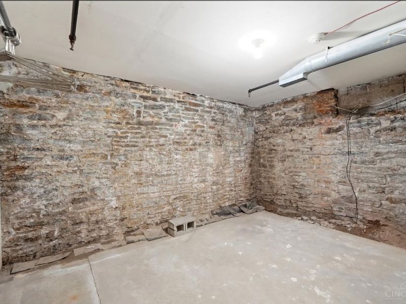 427 Hopkins Street, Unit 8, Cincinnati, OH 45203 Photo 39