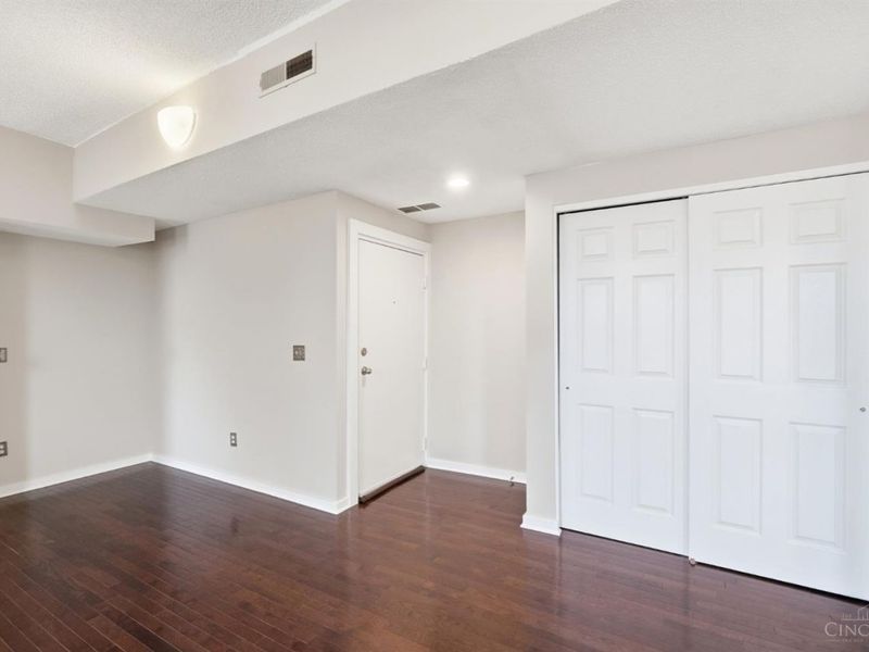 427 Hopkins Street, Unit 8, Cincinnati, OH 45203 Photo 8