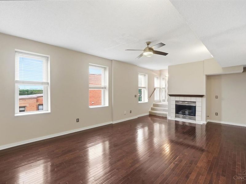427 Hopkins Street, Unit 8, Cincinnati, OH 45203 Photo 9