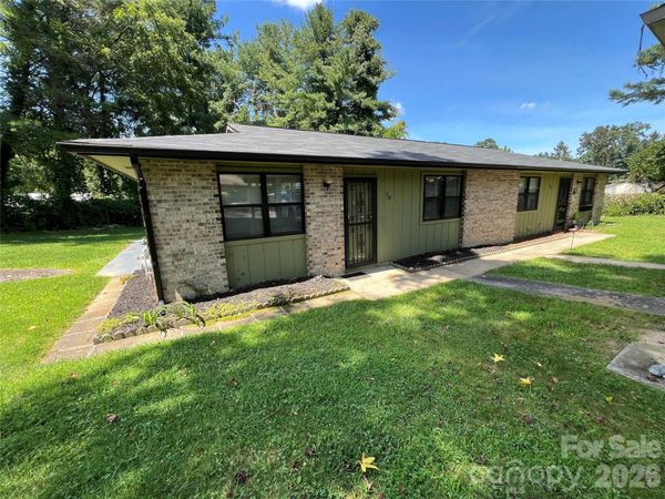 714 Farmington Circle , Hendersonville, NC 28739