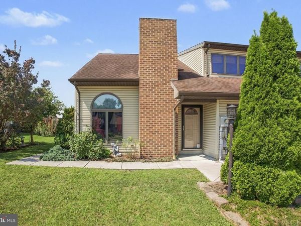 1122 ROOSEVELT COURT , HANOVER, PA 17331