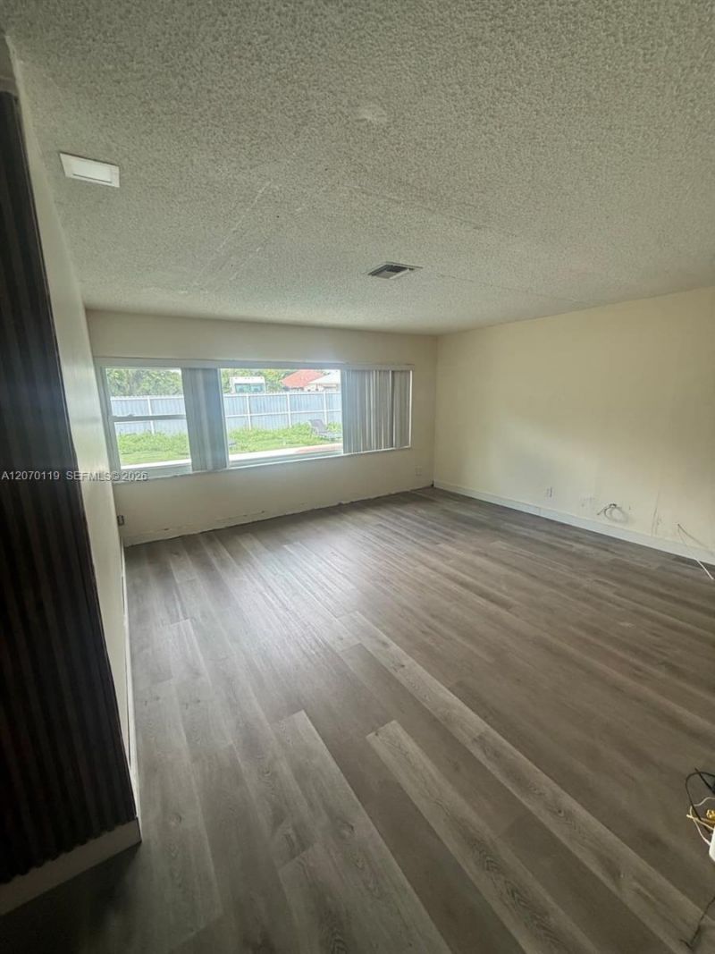129 E Lake Dr, Lehigh Acres, FL 33936 Photo