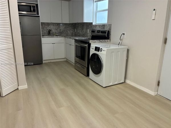450 NE 62nd St, Miami, FL 33138