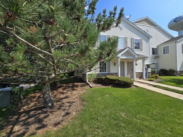 2307 Silverstone Drive , Carpentersville, IL 60110