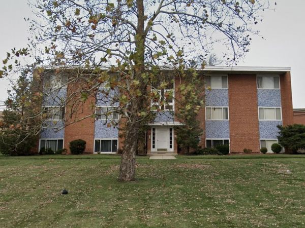 582 Pershing Avenue , Unit F, Glen Ellyn, IL 60137