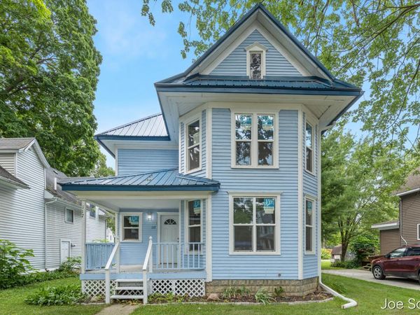 117 E Wright Avenue, Shepherd, MI 48883