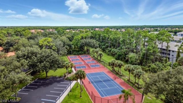 145 Robin Hood Cir, Unit 104, Naples, FL 34104 Photo