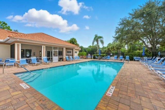 145 Robin Hood Cir, Unit 104, Naples, FL 34104 Photo